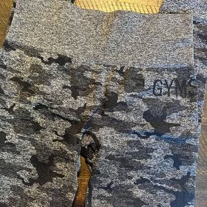 Like new camo Gymshark leggings. Worn once size small!